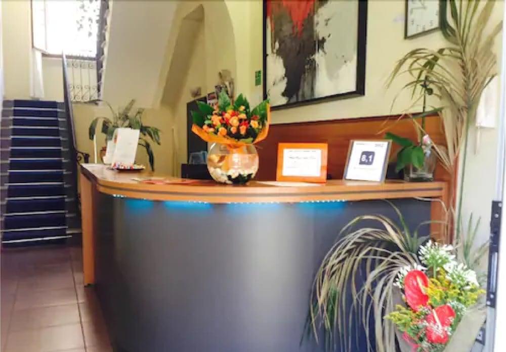 San Lorenzo Hostal Roma
