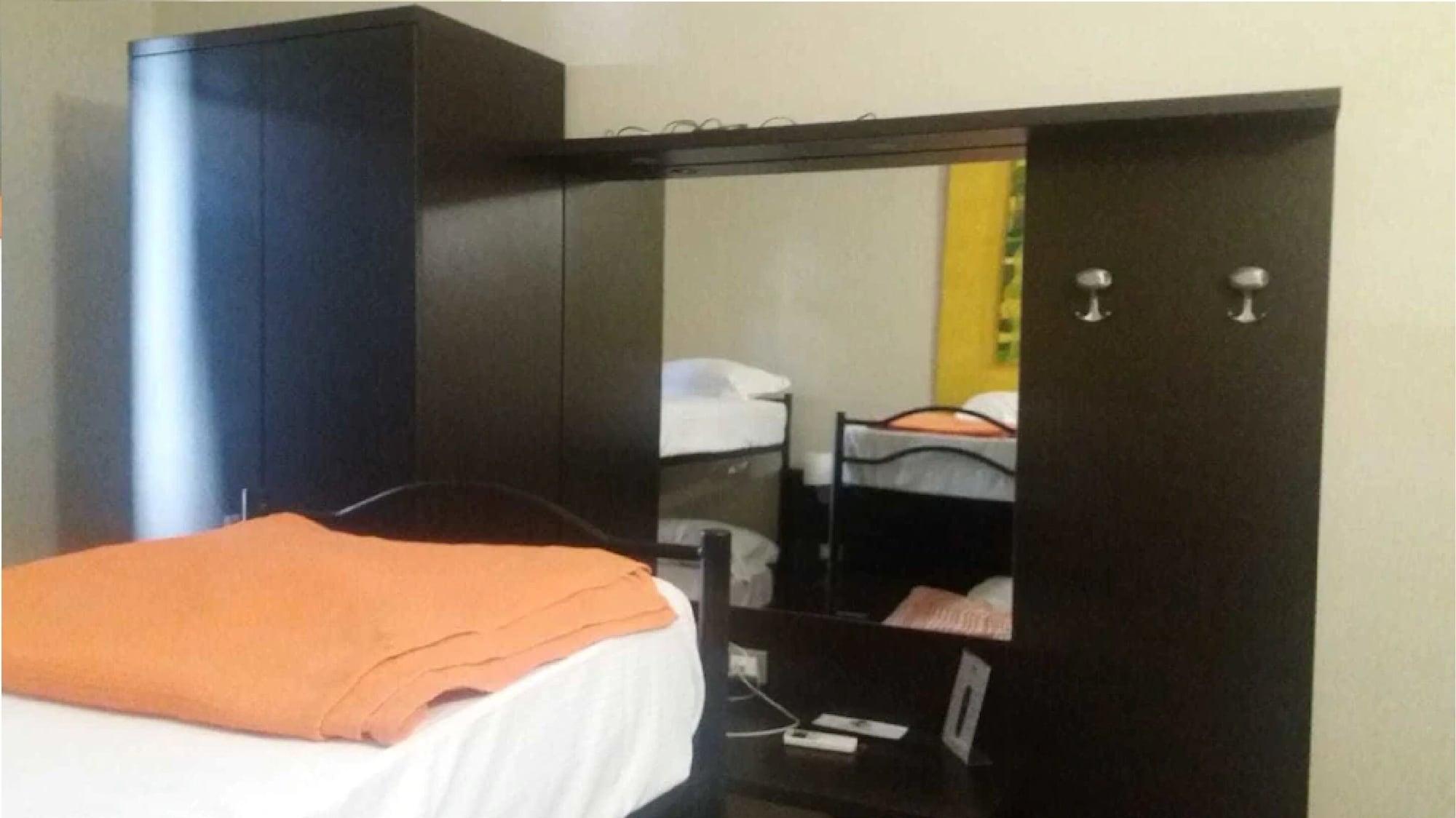 Hostal San Lorenzo *